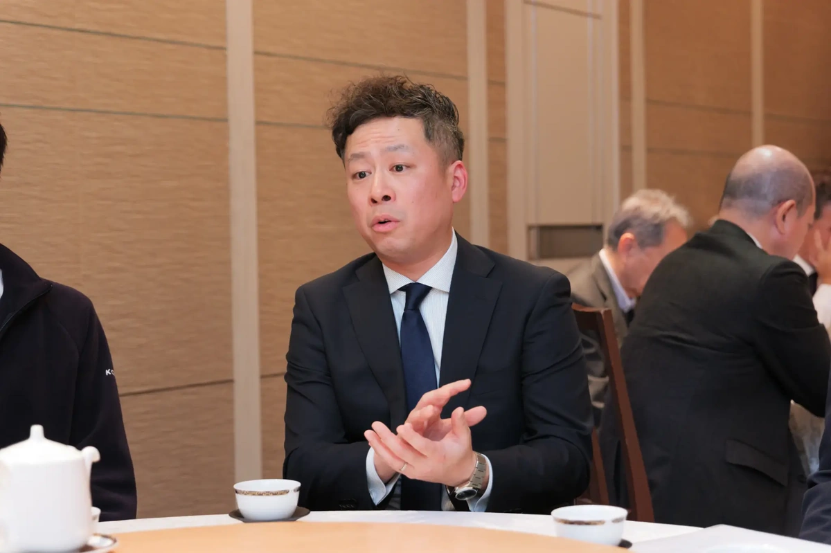 岩崎氏